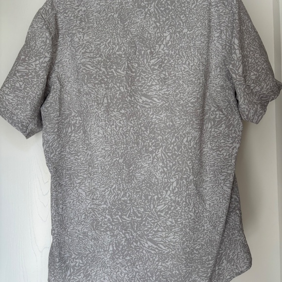 lululemon Airing Easy Short-Sleeve Shirt - Grey/White Pattern - Picture 2 of 3